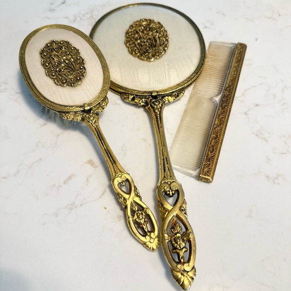 Vintage Matson 24K Gold Plated Brush, Mirror And Comb Vanity Set Non Tarnishable - Picture 1 of 15